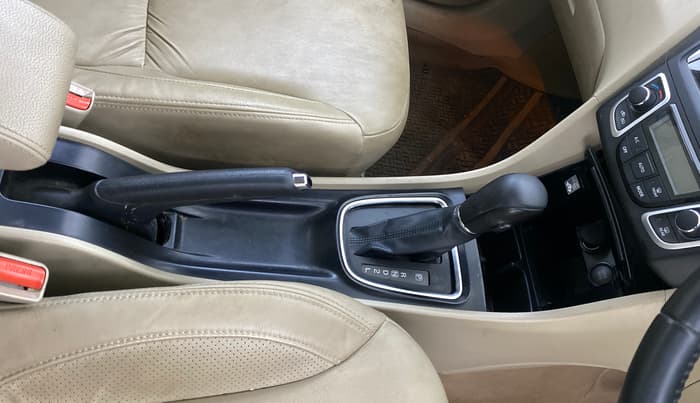 2022 Maruti Ciaz ALPHA  AT 1.5 SHVS PETROL, Petrol, Automatic, 21,936 km, Gear Lever