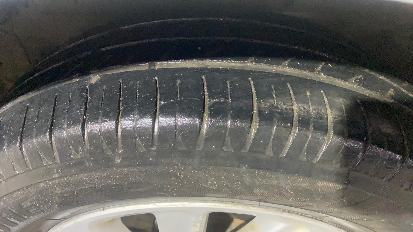 2017 Maruti Swift Dzire ZXI, Petrol, Manual, 74,817 km, Left Front Tyre Tread