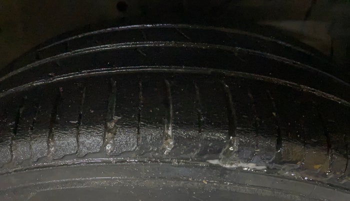 2017 Maruti Swift Dzire ZXI, Petrol, Manual, 74,804 km, Right Front Tyre Tread