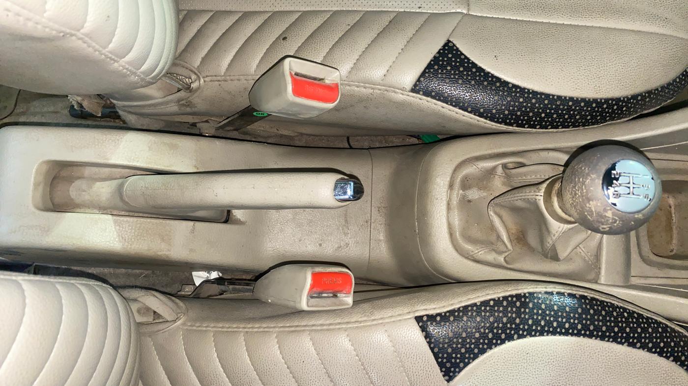 2017 Maruti Swift Dzire ZXI, Petrol, Manual, 74,817 km, Gear Lever