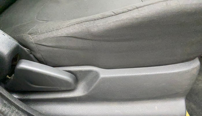 2015 Renault Kwid RXT 0.8, Petrol, Manual, 80,253 km, Driver Side Adjustment Panel