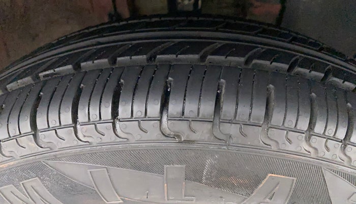 2015 Renault Kwid RXT 0.8, Petrol, Manual, 80,253 km, Right Front Tyre Tread