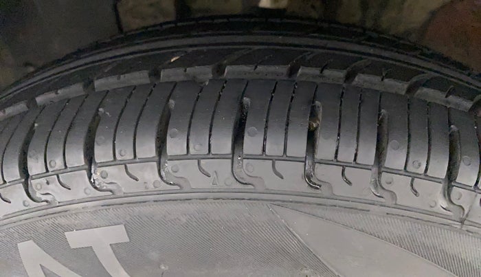 2015 Renault Kwid RXT 0.8, Petrol, Manual, 80,253 km, Left Front Tyre Tread