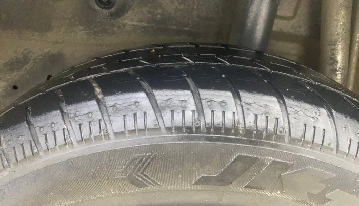 2016 Maruti Celerio ZXI, Petrol, Manual, 55,510 km, Left Rear Tyre Tread