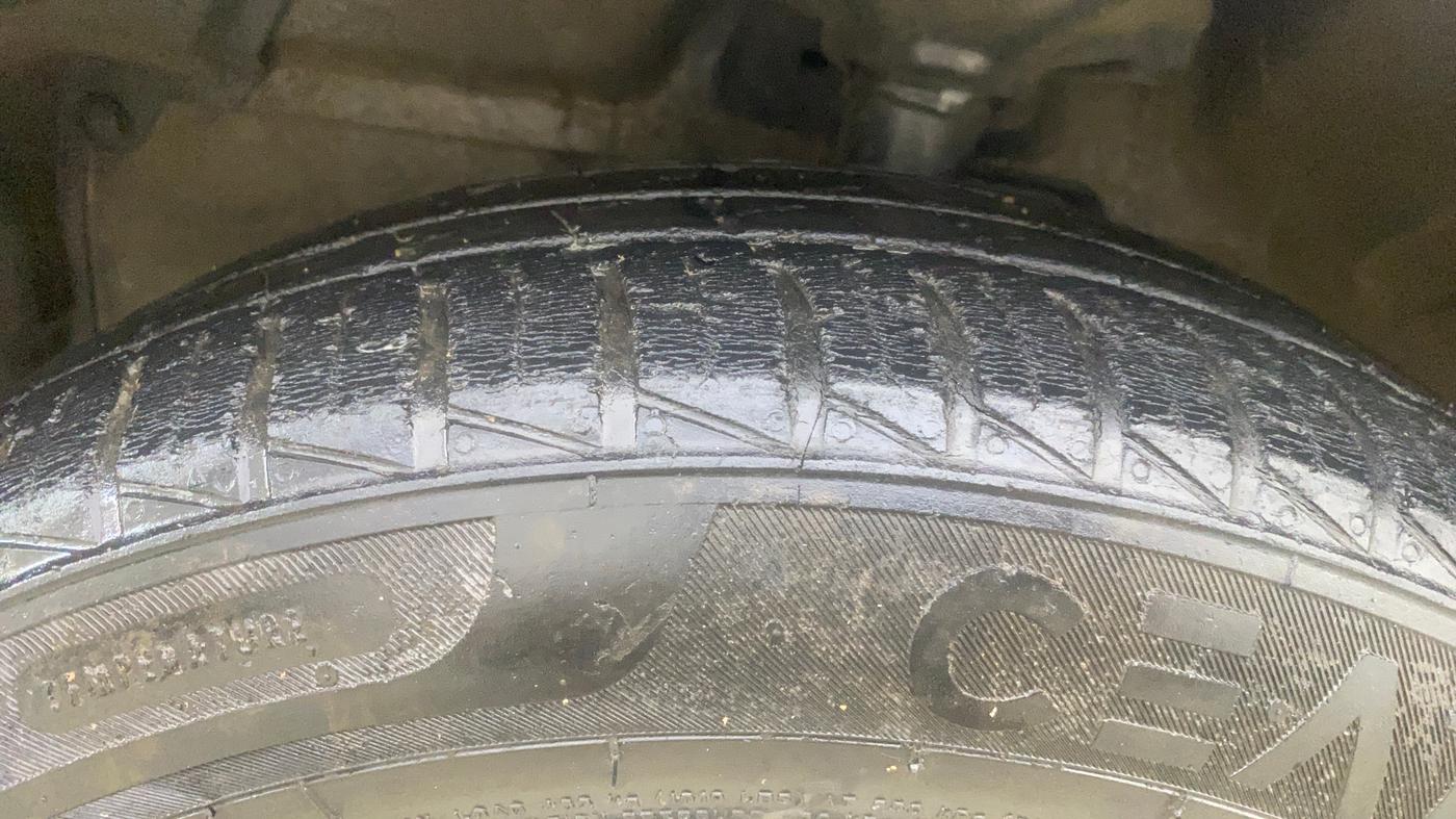 2016 Maruti Celerio ZXI, Petrol, Manual, 55,462 km, Left Front Tyre Tread