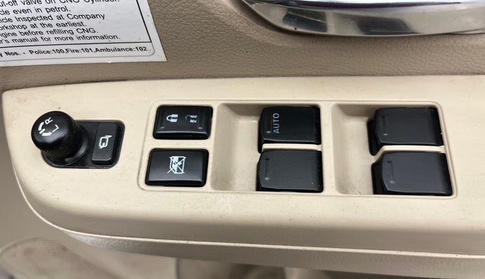 2024 Maruti Ertiga ZXI (O) CNG, CNG, Manual, 88,856 km, Driver Side Door Panels Control