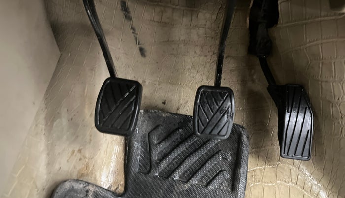 2024 Maruti Ertiga ZXI (O) CNG, CNG, Manual, 88,856 km, Pedals