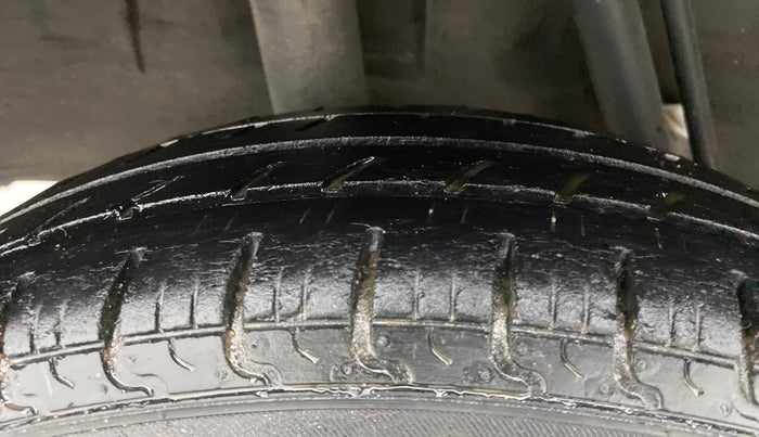 2015 Renault Kwid RXT 0.8, Petrol, Manual, 89,528 km, Right Rear Tyre Tread