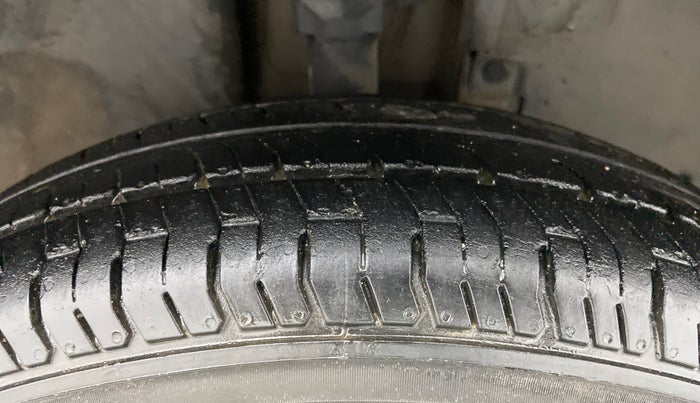 2015 Renault Kwid RXT 0.8, Petrol, Manual, 89,528 km, Right Front Tyre Tread