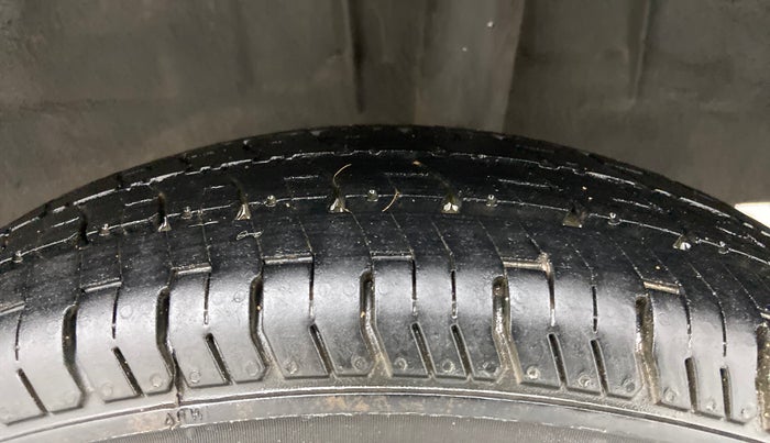 2015 Renault Kwid RXT 0.8, Petrol, Manual, 89,528 km, Left Rear Tyre Tread