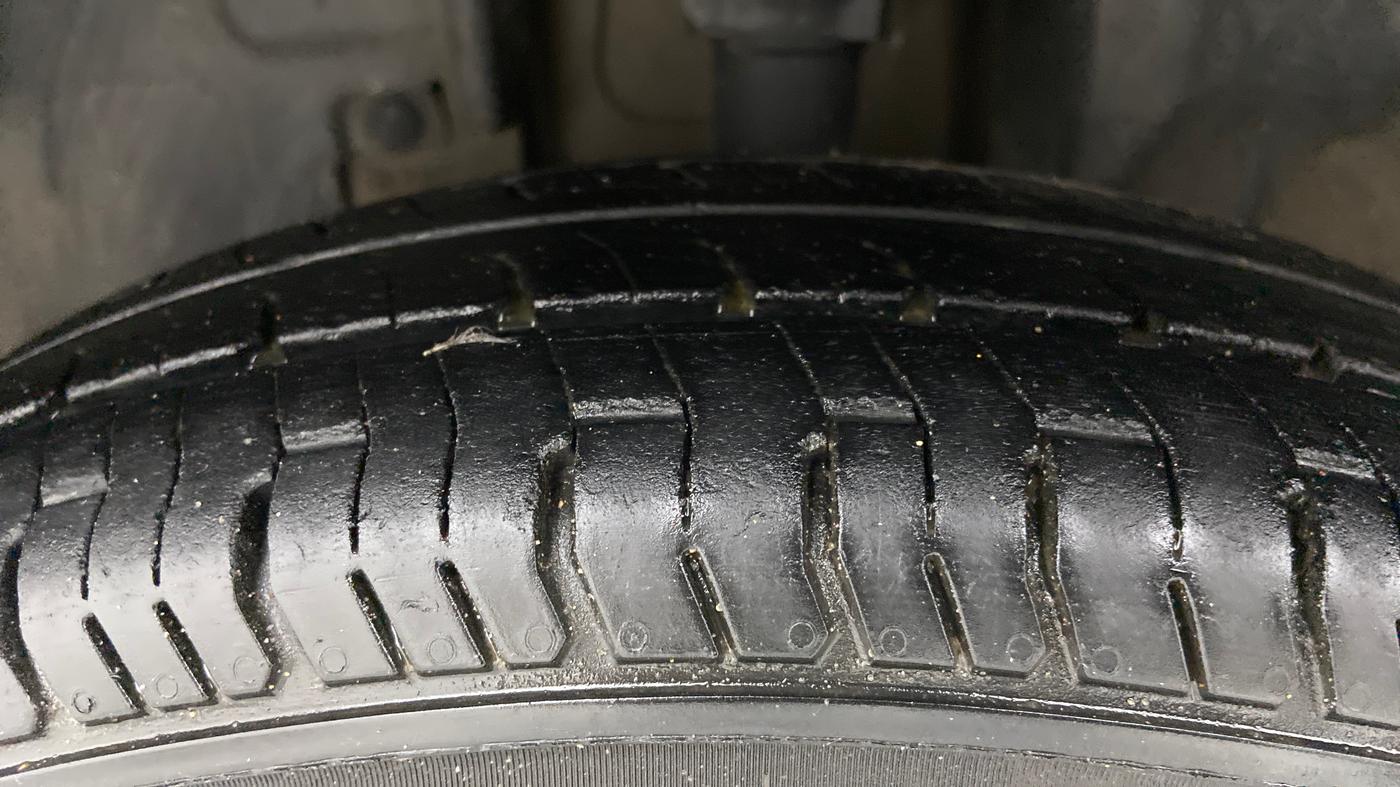 2015 Renault Kwid RXT 0.8, Petrol, Manual, 89,528 km, Left Front Tyre Tread