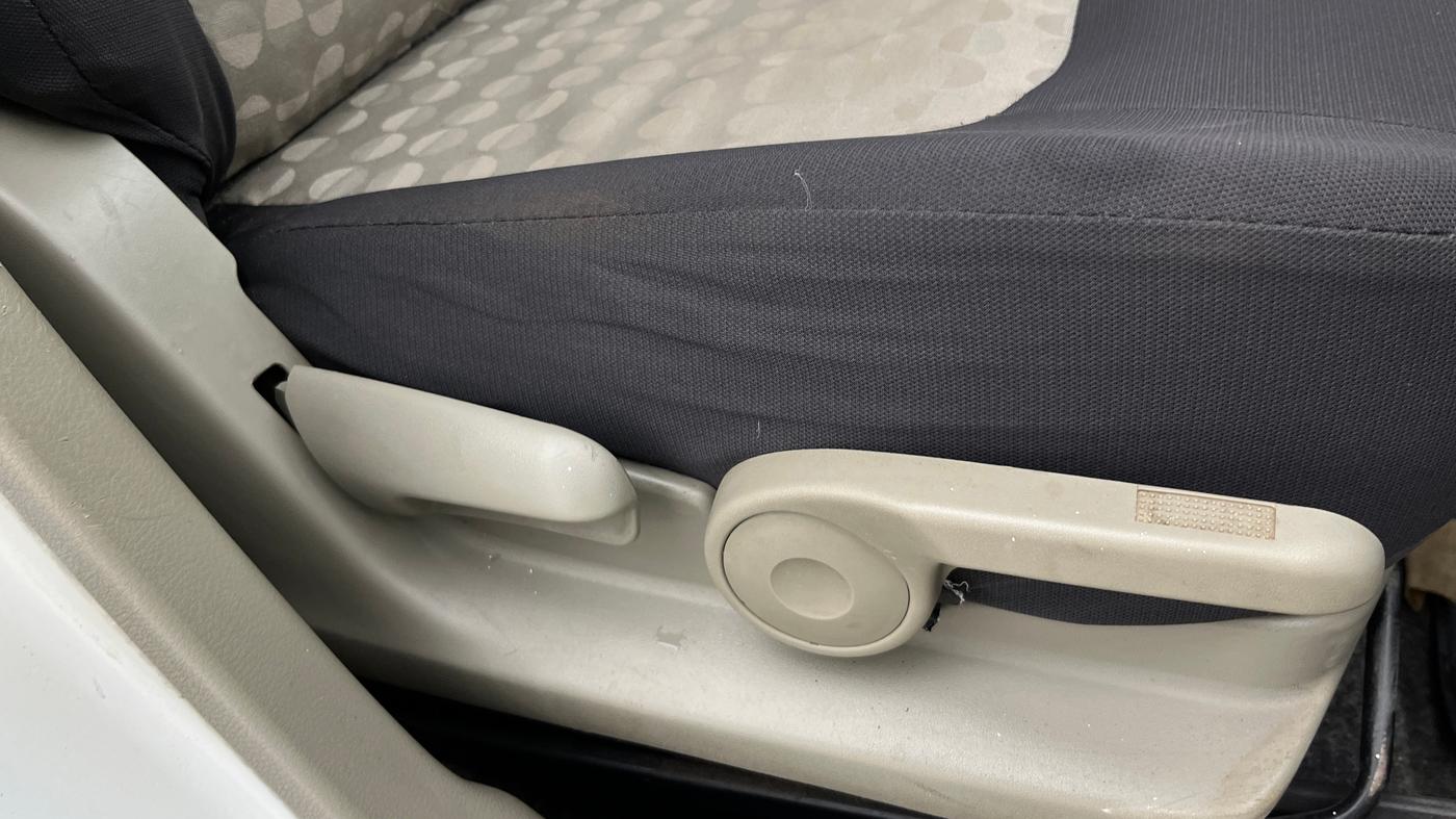 2015 Maruti Celerio ZXI (O), Petrol, Manual, 1,47,447 km, Driver Side Adjustment Panel