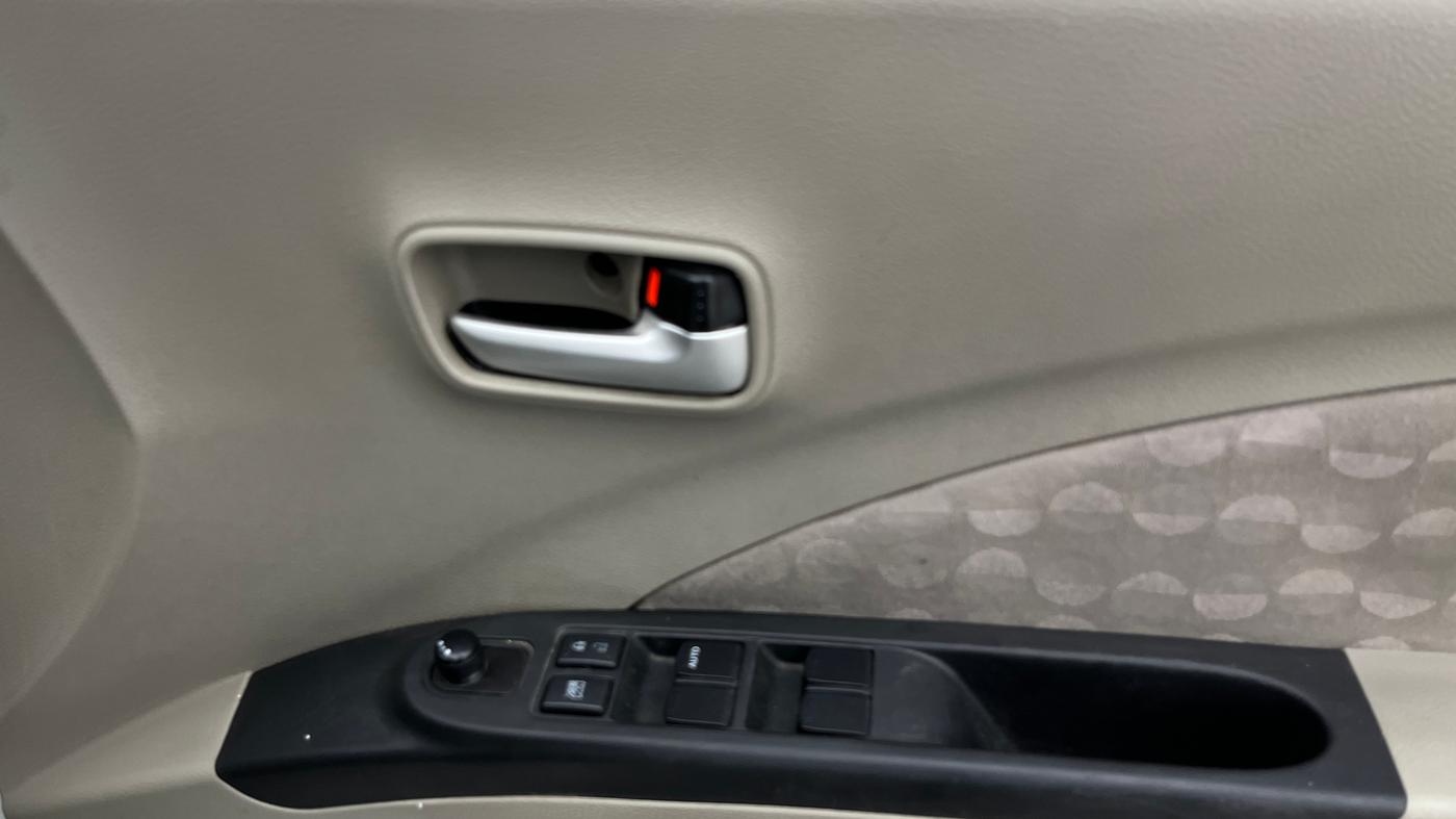 2015 Maruti Celerio ZXI (O), Petrol, Manual, 1,47,447 km, Driver Side Door Panels Control