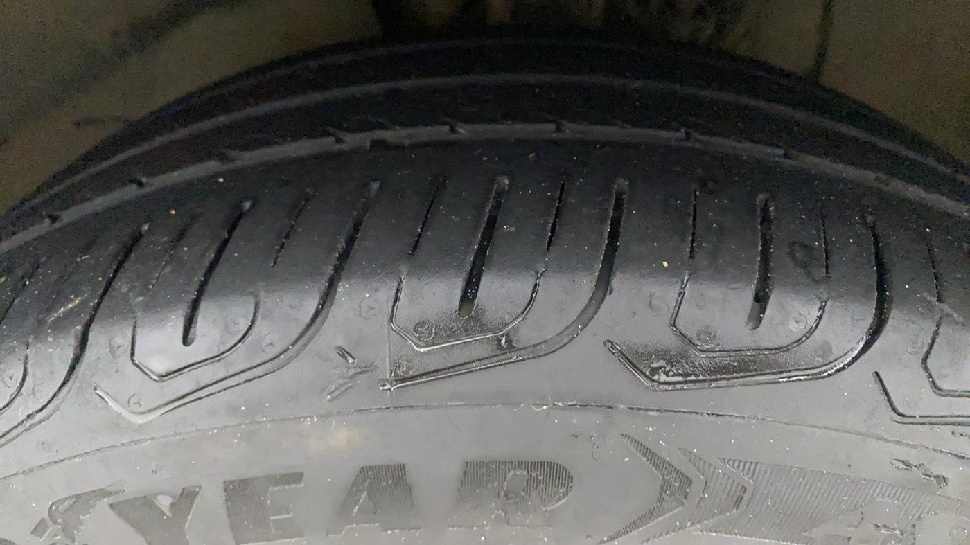 2016 Volkswagen Polo HIGHLINE1.2L, Petrol, Manual, Left Front Tyre Tread