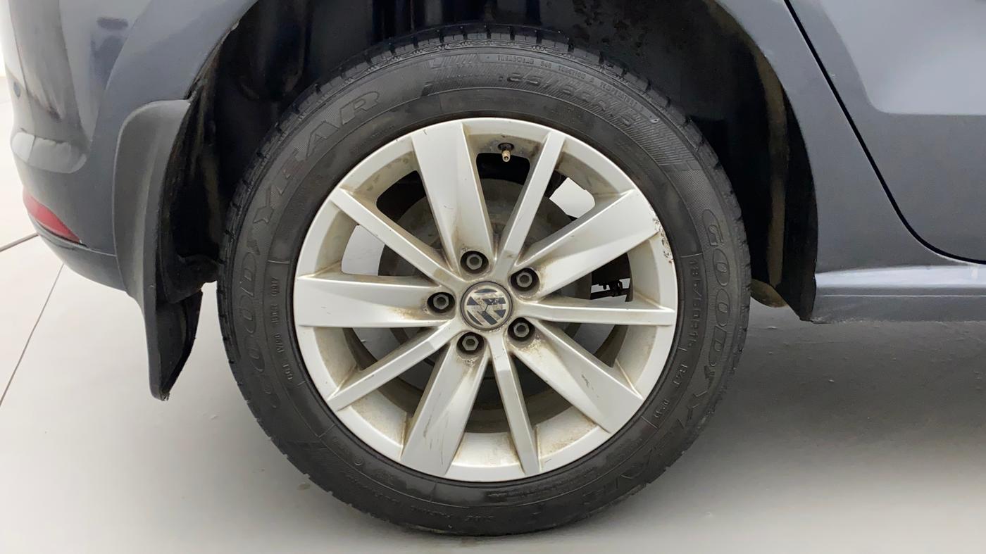 2016 Volkswagen Polo HIGHLINE1.2L, Petrol, Manual, Right Rear Wheel