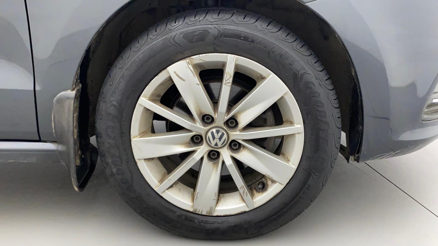 2016 Volkswagen Polo HIGHLINE1.2L, Petrol, Manual, Right Front Wheel