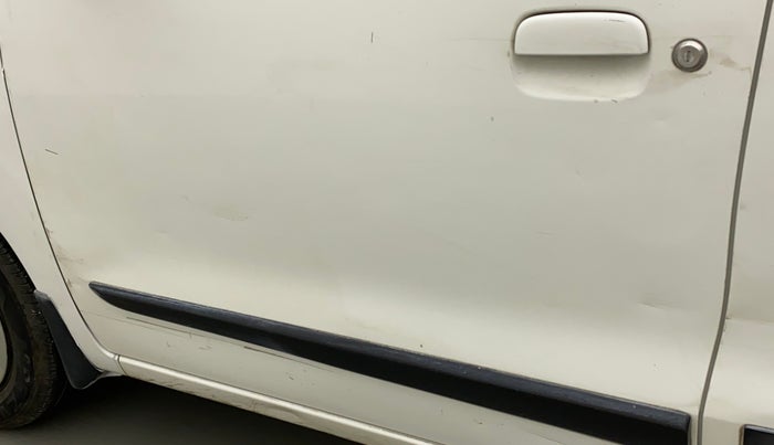 2010 Maruti Wagon R 1.0 VXI, Petrol, Manual, 64,781 km, Front passenger door - Minor scratches
