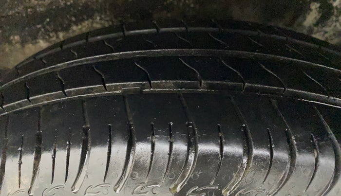 2010 Maruti Wagon R 1.0 VXI, Petrol, Manual, 64,781 km, Left Rear Tyre Tread