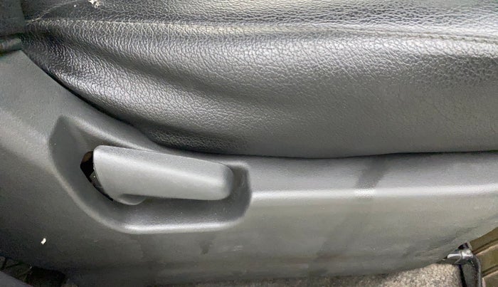 2010 Maruti Wagon R 1.0 VXI, Petrol, Manual, 64,781 km, Driver Side Adjustment Panel