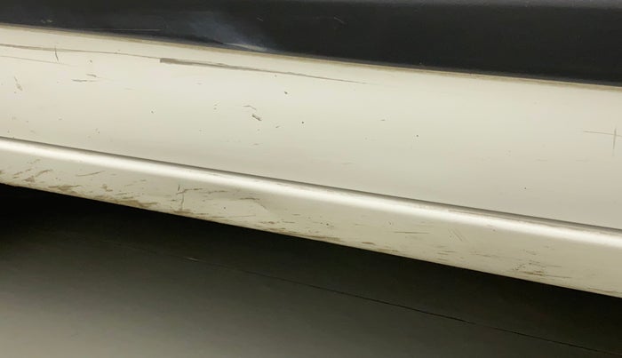 2010 Maruti Wagon R 1.0 VXI, Petrol, Manual, 64,781 km, Left running board - Slightly dented