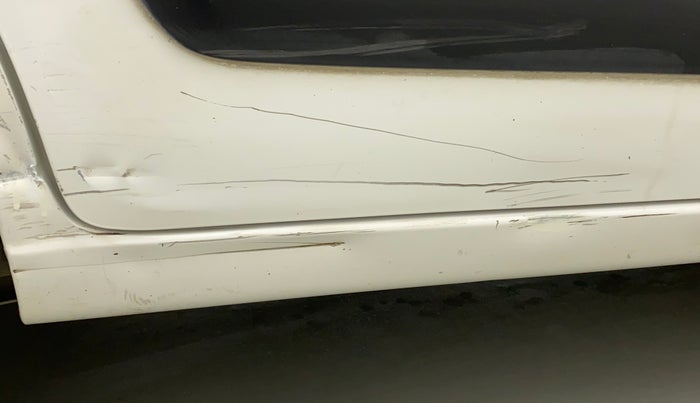 2010 Maruti Wagon R 1.0 VXI, Petrol, Manual, 64,781 km, Right running board - Minor scratches