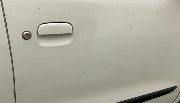 2010 Maruti Wagon R 1.0 VXI, Petrol, Manual, 64,781 km, Driver-side door - Minor scratches