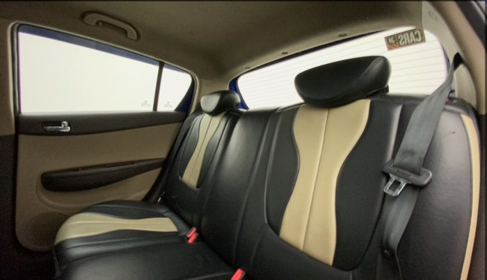2011 Hyundai i20 SPORTZ 1.2, Petrol, Manual, 61,367 km, Right Side Rear Door Cabin