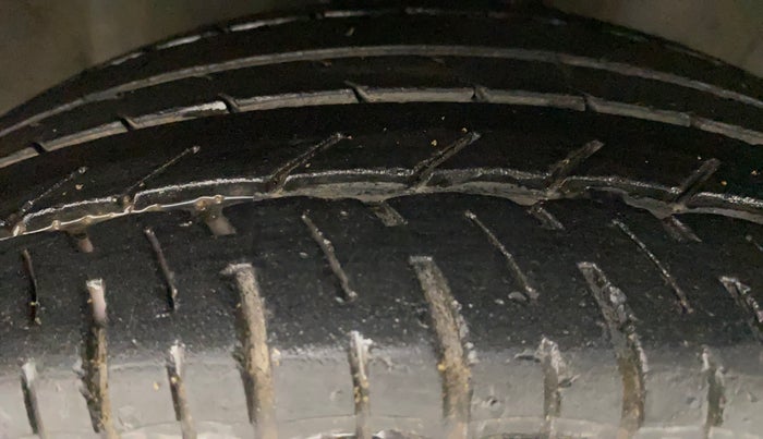 2011 Hyundai i20 SPORTZ 1.2, Petrol, Manual, 61,367 km, Right Front Tyre Tread