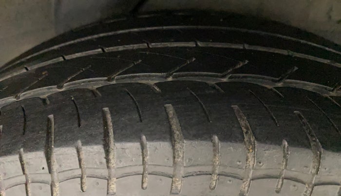2011 Hyundai i20 SPORTZ 1.2, Petrol, Manual, 61,367 km, Left Rear Tyre Tread