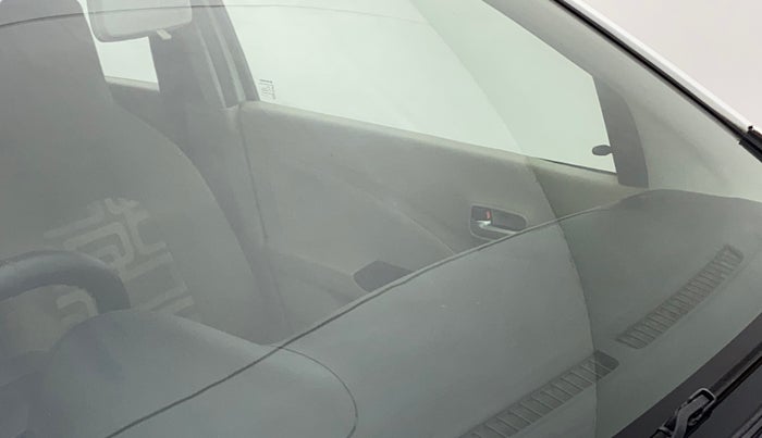 2018 Maruti Celerio VXI (O), Petrol, Manual, 42,817 km, Front windshield - Minor spot on windshield