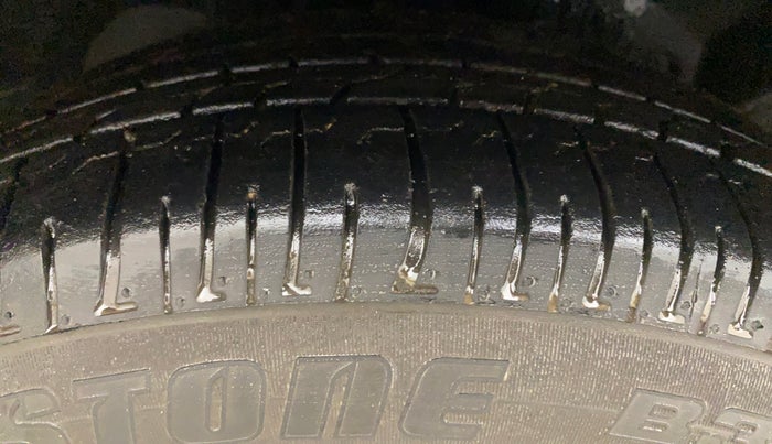 2014 Ford Ecosport TITANIUM 1.5L PETROL AT, Petrol, Automatic, 76,714 km, Right Front Tyre Tread