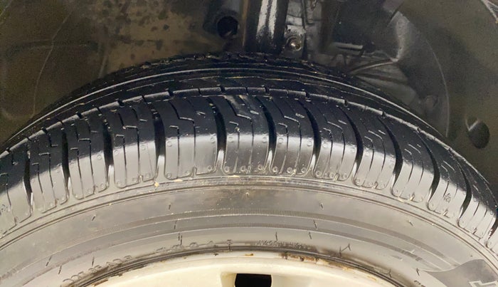2019 Maruti Baleno SIGMA PETROL 1.2, Petrol, Manual, 76,159 km, Right Front Tyre Tread