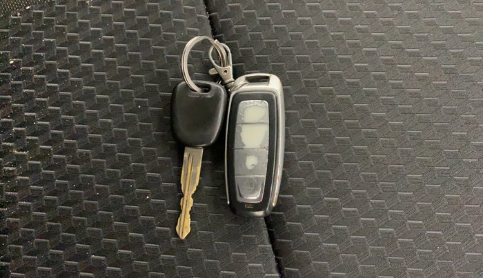 2019 Maruti Baleno SIGMA PETROL 1.2, Petrol, Manual, 76,159 km, Key Close Up