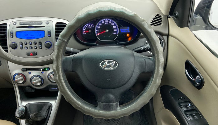 2015 Hyundai i10 SPORTZ 1.1, Petrol, Manual, 54,944 km, Steering Wheel Close Up
