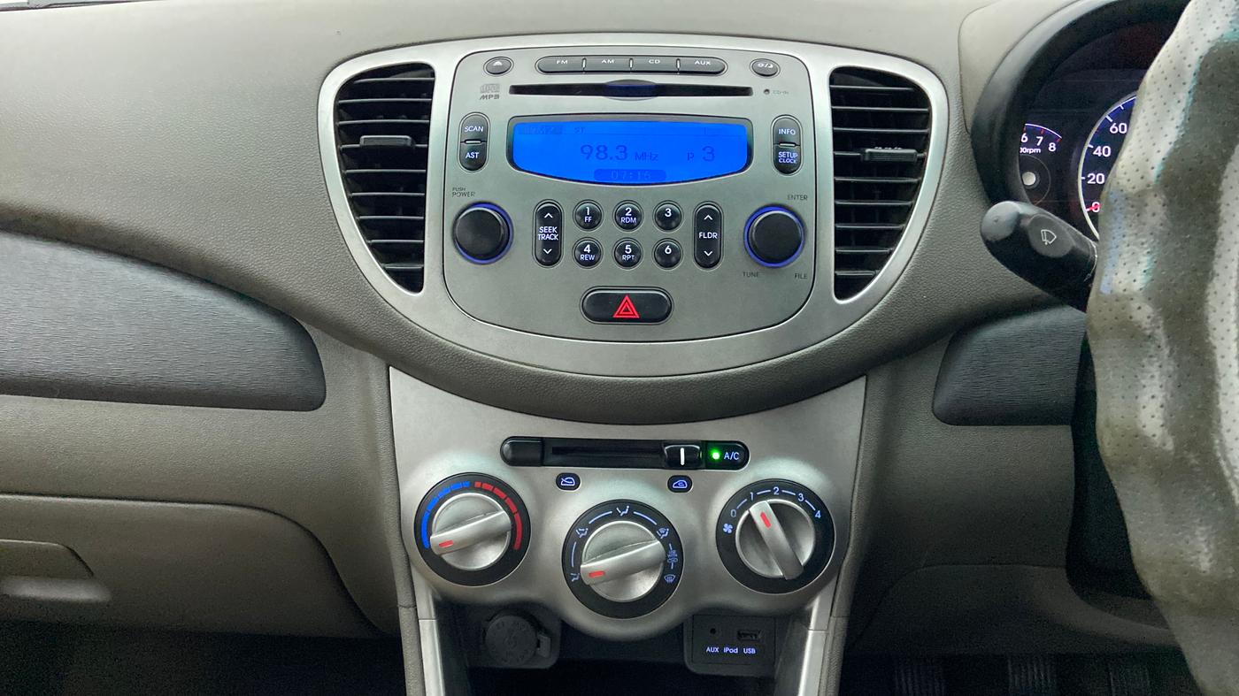 2015 Hyundai i10 SPORTZ 1.1, Petrol, Manual, 54,944 km, Air Conditioner