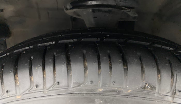 2015 Hyundai i10 SPORTZ 1.1, Petrol, Manual, 54,944 km, Left Front Tyre Tread