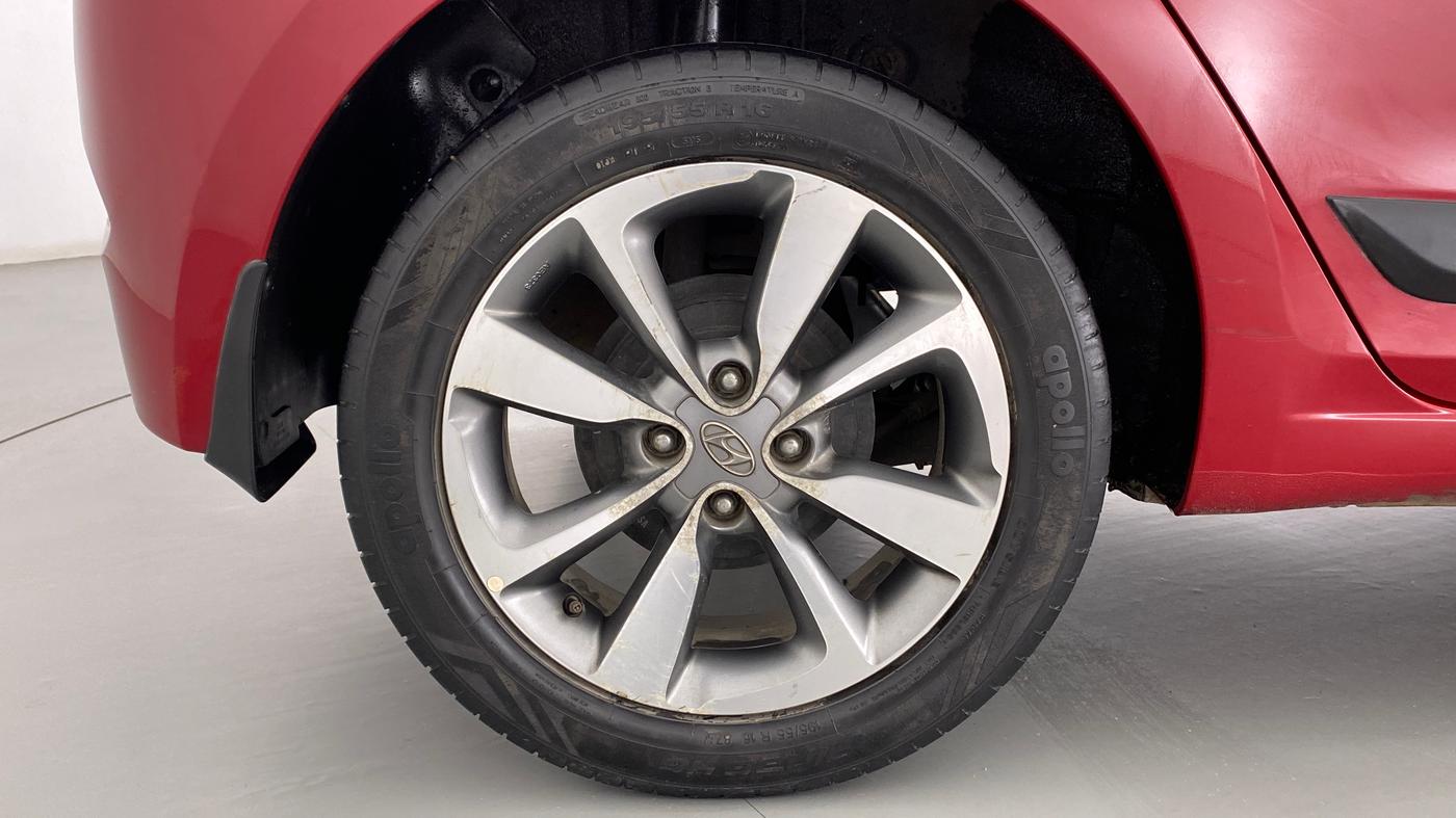 2015 Hyundai Elite i20 SPORTZ (O) 1.2, Petrol, Manual, 50,270 km, Right Rear Wheel