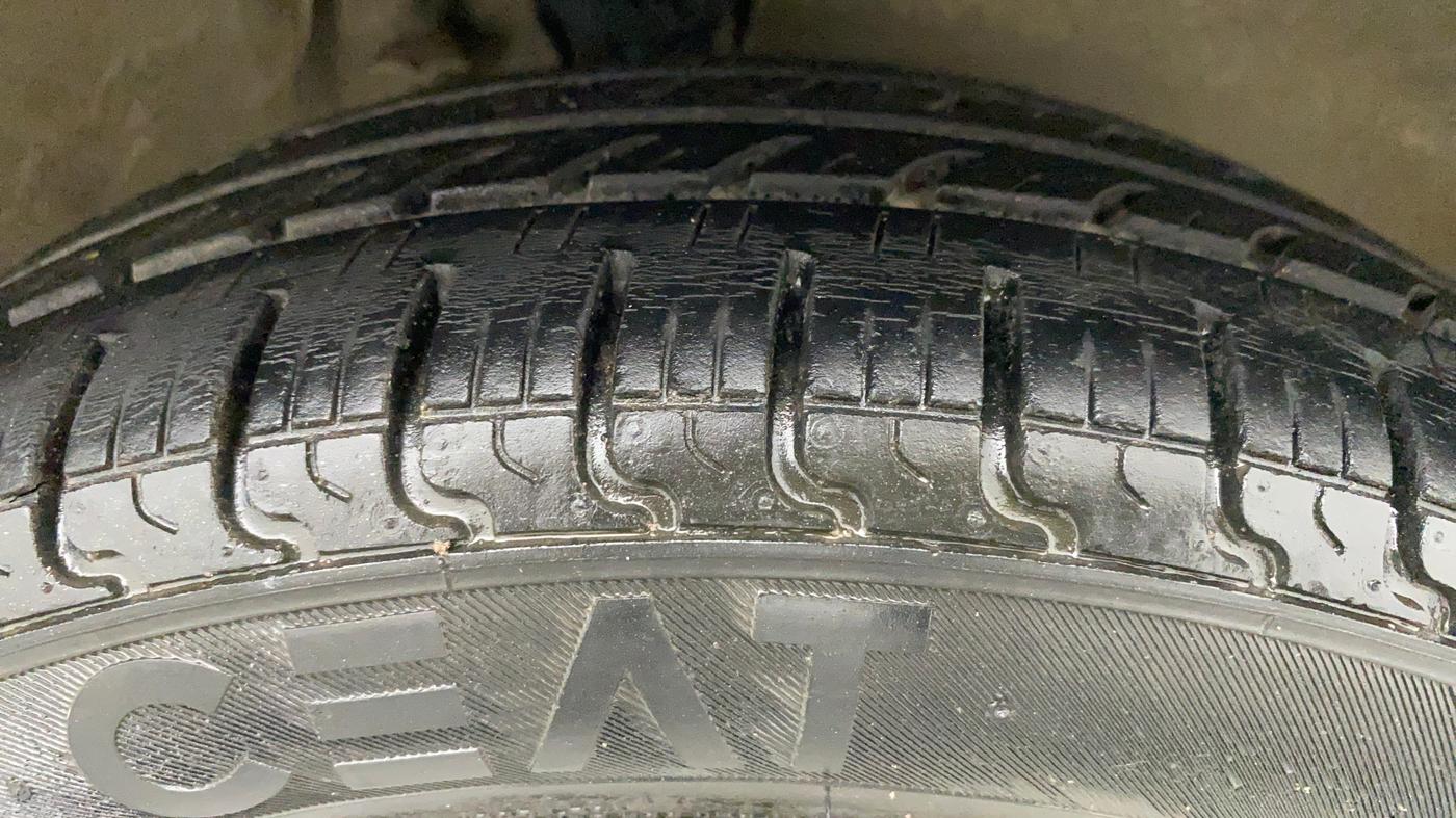 2010 Maruti Alto K10 VXI, Petrol, Manual, 97,701 km, Right Front Tyre Tread