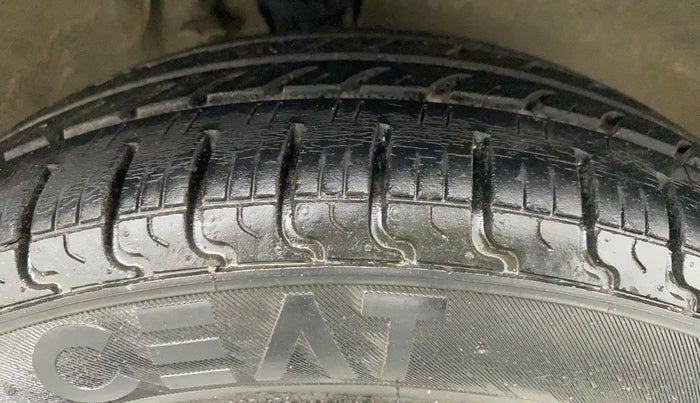 2010 Maruti Alto K10 VXI, Petrol, Manual, 97,701 km, Right Front Tyre Tread