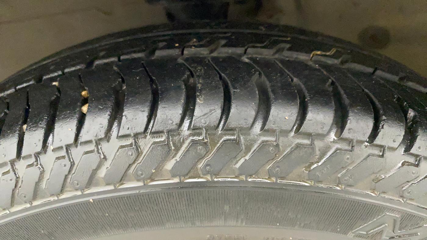 2010 Maruti Alto K10 VXI, Petrol, Manual, 97,701 km, Left Front Tyre Tread