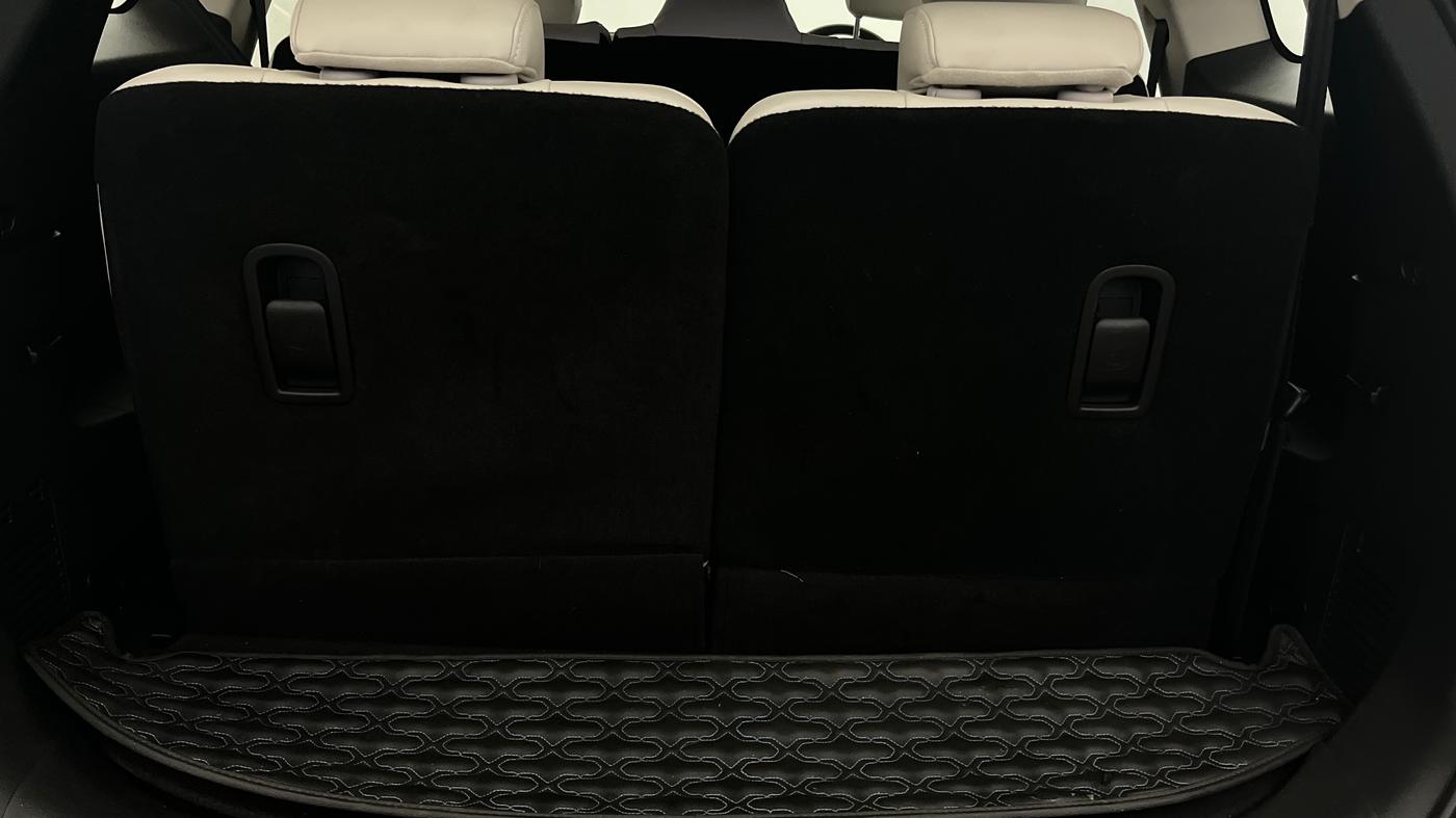 2025 Mahindra XUV700 AX 7 LUXURY P AT 7 STR, Petrol, Automatic, 2,511 km, Boot Inside