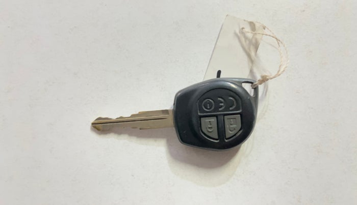 2017 Maruti Baleno DELTA PETROL 1.2, Petrol, Manual, 70,608 km, Key Close Up