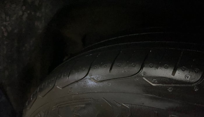 2017 Maruti Baleno DELTA PETROL 1.2, Petrol, Manual, 70,608 km, Left Rear Tyre Tread