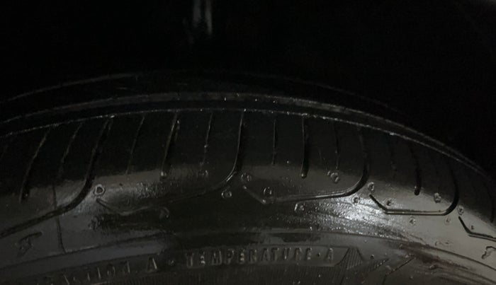 2017 Maruti Baleno DELTA PETROL 1.2, Petrol, Manual, 70,608 km, Right Front Tyre Tread