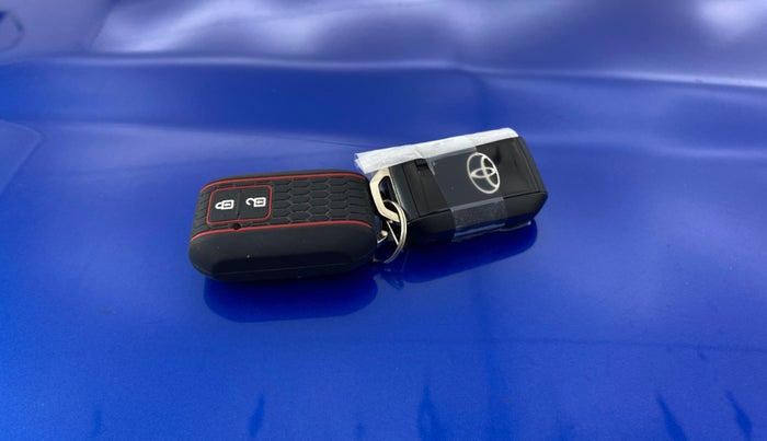 2022 Toyota URBAN CRUISER HYRYDER V HYBRID, Hybrid, Automatic, 35,471 km, Key Close Up