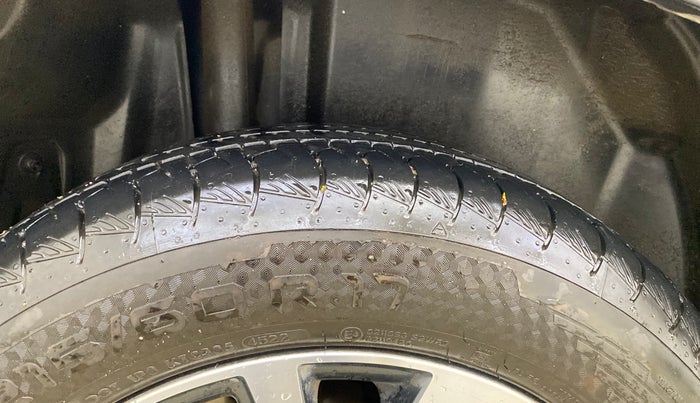 2022 Toyota URBAN CRUISER HYRYDER V HYBRID, Hybrid, Automatic, 35,471 km, Right Rear Tyre Tread