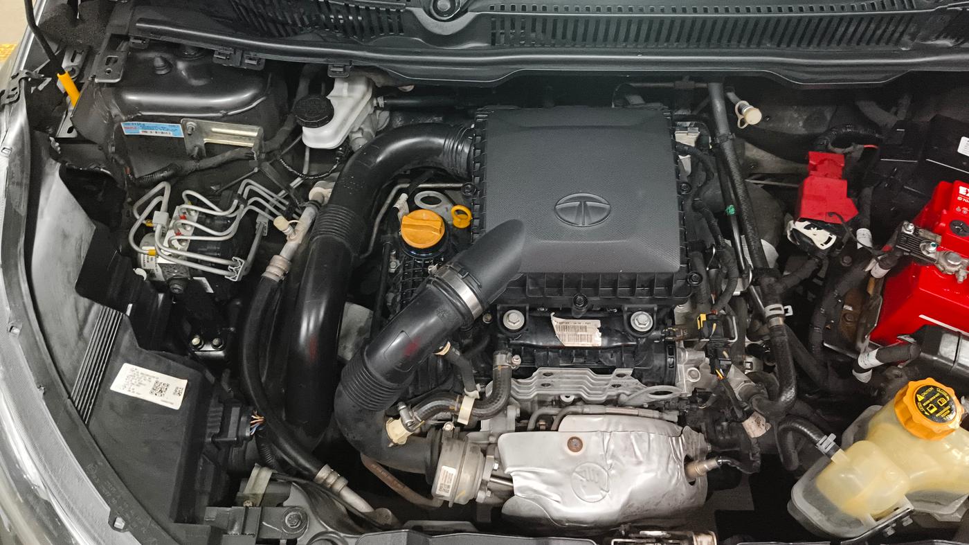 2021 Tata NEXON XM SUNROOF PETROL, Petrol, Manual, 67,382 km, Engine View - Right