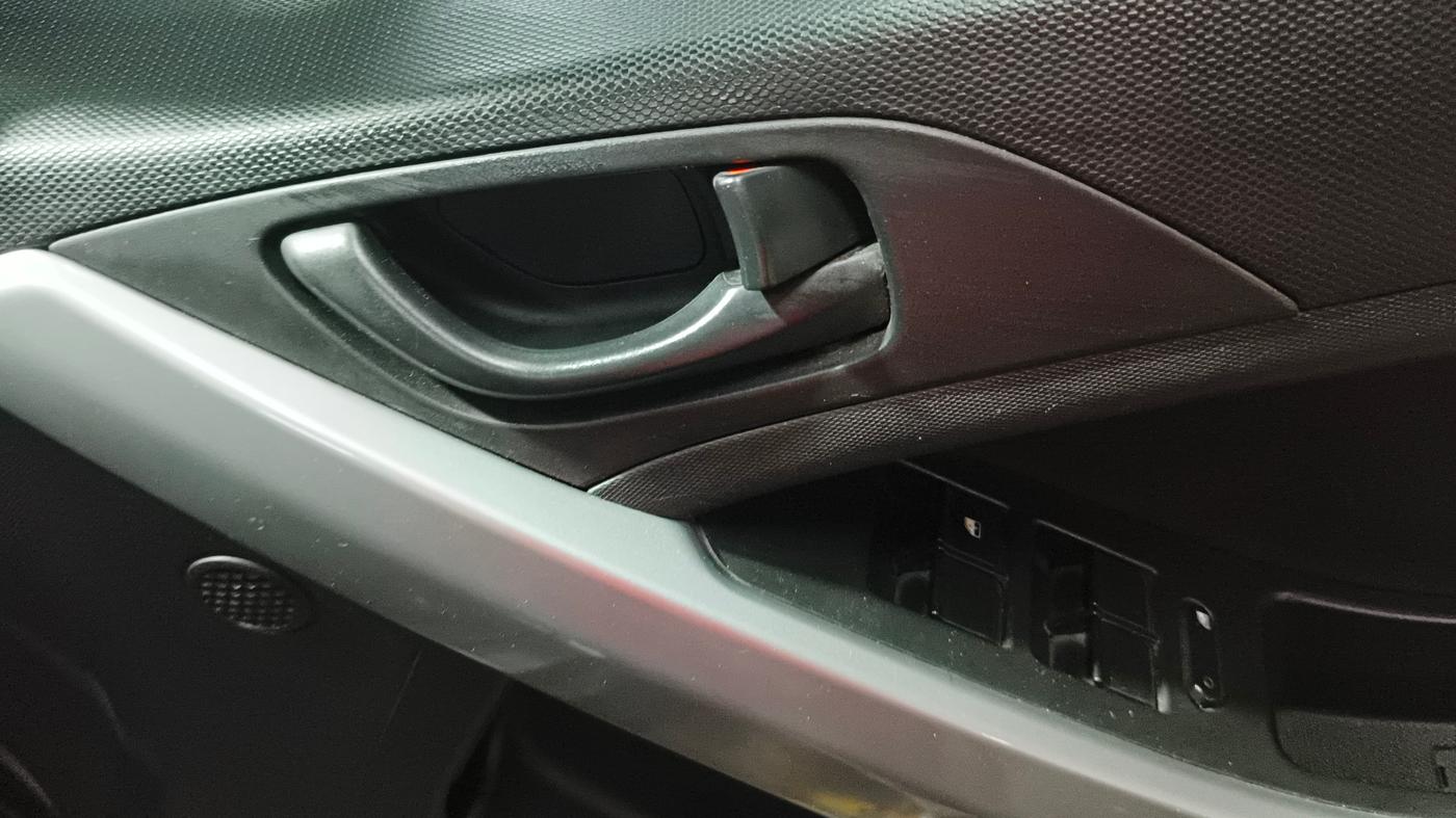 2021 Tata NEXON XM SUNROOF PETROL, Petrol, Manual, 67,382 km, Driver Side Door Panels Control
