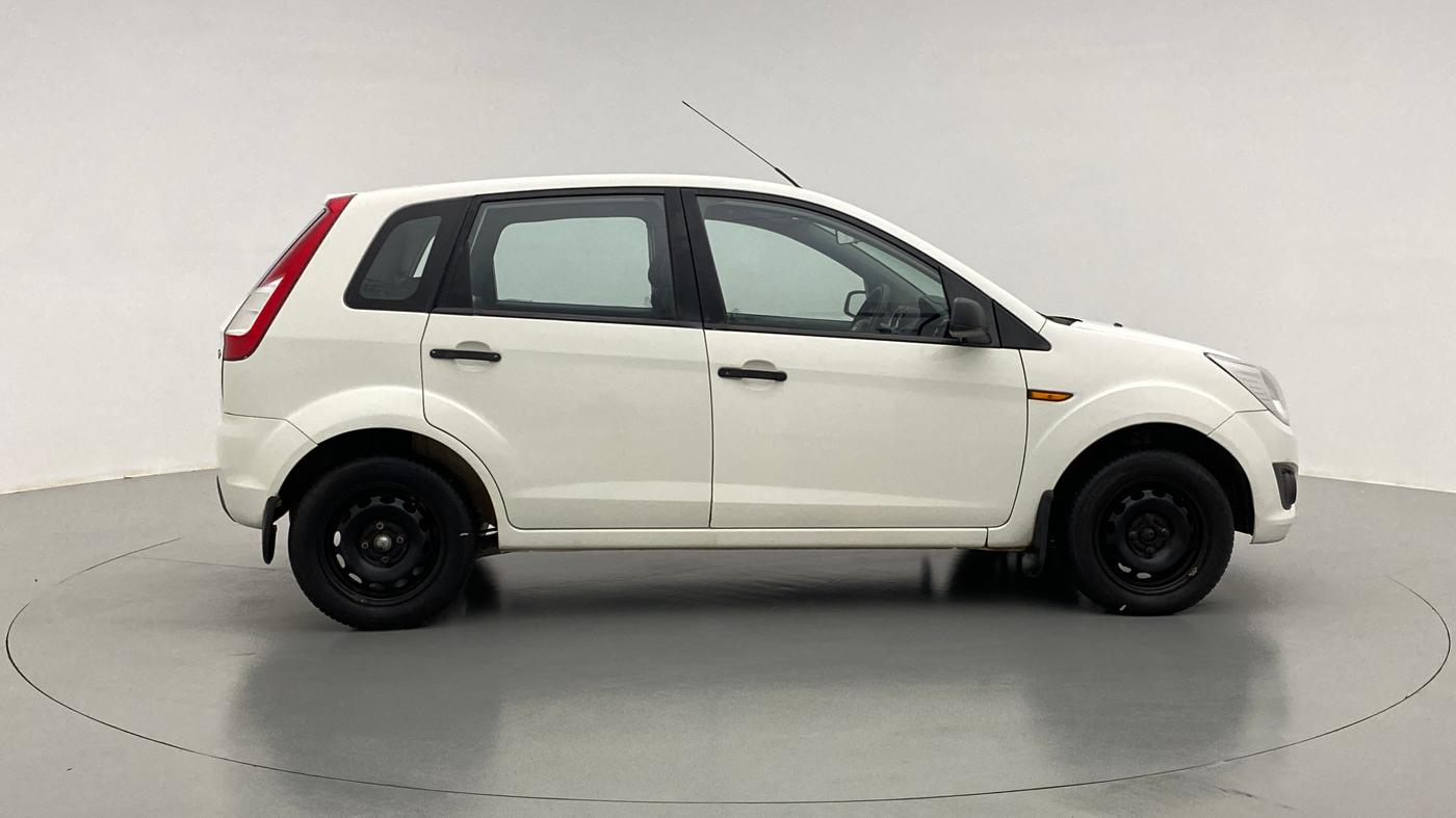 2015 Ford Figo 1.2 EXI DURATEC, Petrol, Manual, 76,175 km, Right Side View