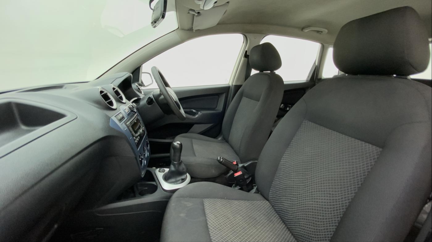 2015 Ford Figo 1.2 EXI DURATEC, Petrol, Manual, 76,175 km, Right Side Front Door Cabin